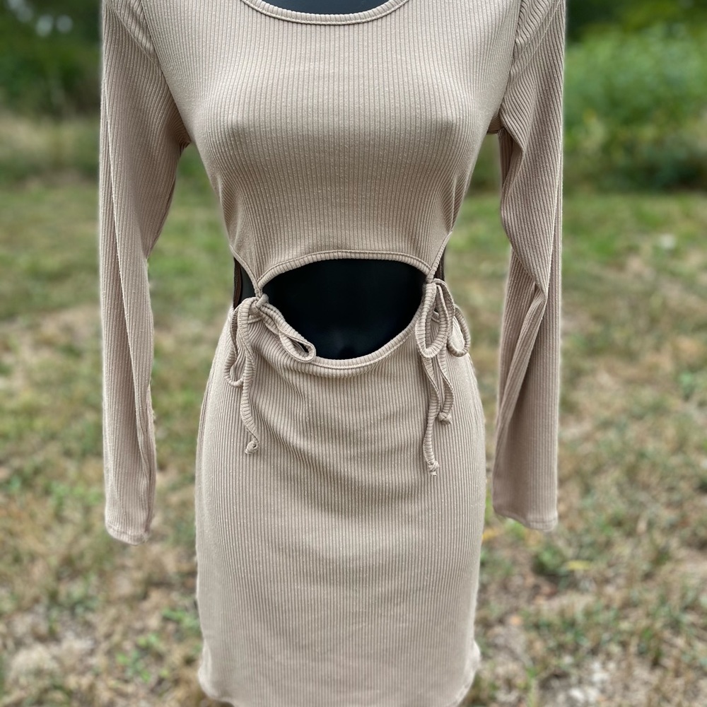 NWOT. Adara beige ribbed cutout 2 tie dress.